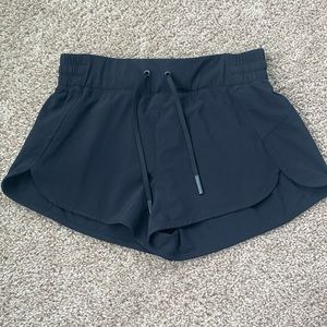 Aritzia TNA action shorts